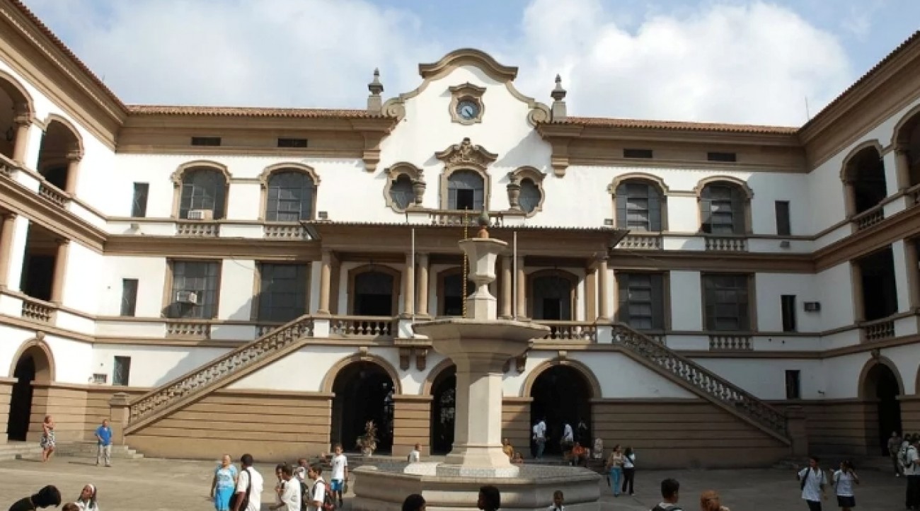 Colegio pedro 2 suruba