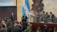 VÍDEO: Honduras inicia o ano legislativo com pancadaria e traições de última hora