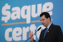 Ministro de Minas e Energia pede estudo sobre privatização da Petrobras e Eletrobras