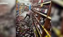 VÍDEO: Na Argentina, demitida quebra várias garrafas de vinho como forma de cobrar dívida trabalhista dos patrões