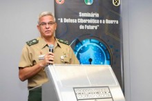 Forças Armadas mandam Chefe de Cibernética para reunião no TSE e encontram sala "lotada" de técnicos que não sabiam nada sobre urnas
