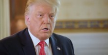 FBI invade casa de Trump: "Arrombaram meu cofre"