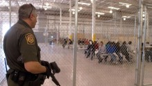 Com rombo de 700 milhões de dólares, agência americana pode soltar imigrantes ilegais presos
