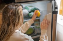 Especialistas revelam 5 alimentos que não devem ser guardados na geladeira