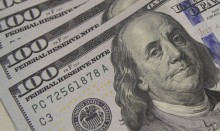 Dólar fecha o dia em alta com segundo maior valor da história