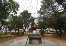 Prefeitura de Passo Fundo celebra o Natal com luzes, cultura e encanto na Praça da Cuia