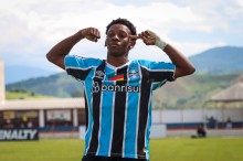 Grêmio aplica goleada no Goiás e segue firme na disputa da Copa São Paulo