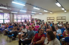 Diretores da rede municipal de Passo Fundo participam de encontro de formação para planejamento do ano letivo