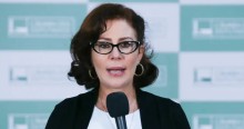 Câmara obedece a Moraes e suspende salário de Carla Zambelli, mesmo com questionamentos sobre legalidade do processo