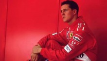 Schumacher se comunica com os olhos e ouve sons de corrida para estímulo cerebral