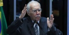 Aos 96 anos, ex-presidente José Sarney é internado