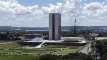 Congresso tem ao menos 57 propostas para acabar com a reeleição no Executivo