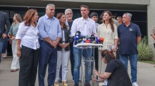 Propaganda de Flávio Bolsonaro vai ao ar sem som na TV, e campanha tenta achar a falha