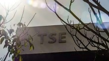 TSE derruba propagandas que ligam Lula e Flávio ao crime organizado sem base em fatos