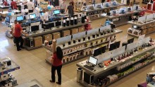 Comércio de Porto Alegre deve abrir quase 10 mil vagas temporárias no fim do ano