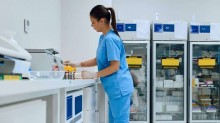 Exame de sangue para Alzheimer chega ao Brasil por Porto Alegre; veja quem pode fazer