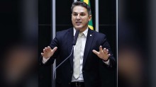 Zucco, Moro e Jorginho fazem motociata e 'jetciata' por Flávio em Florianópolis