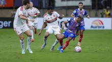 Flamengo vence o Bahia por 3 a 0 em Salvador e volta à liderança do Brasileirão