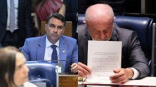 Flávio e Lula têm 50% cada no Datafolha; aprovação do governo volta a superar a reprovação