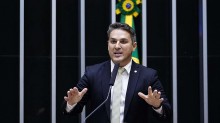 Zucco vota em Porto Alegre e diz que Flávio será “nosso próximo presidente”