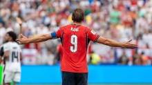 Harry Kane ganha a Bola de Ouro com 73 gols; Vini Jr. fica em 17º