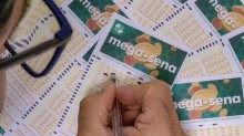 Aposta feita pela internet leva a maior Mega-Sena regular da história