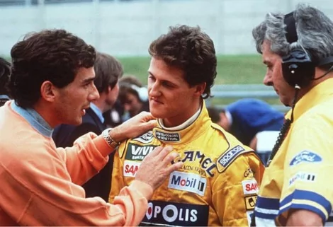 Senna explicava ao jovem Schumacher como são as coisas (CRÉDITO: DIVULGAÇÃO)