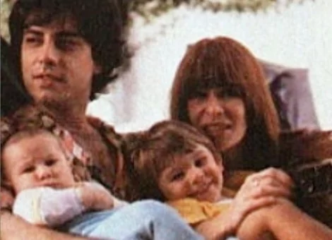 Rita Lee, Roberto de Carvalho e os filhos João e Beto Lee (CRÉDITO: REPRODUÇÃO/INSTAGRAM)