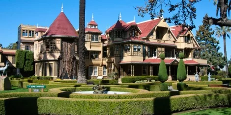 A mansão que deu origem ao sobrenome dos hunters. Em 2018 virou filme: A Maldição da Casa Winchester (CRÉDITO: VISIT CALIFORNIA)