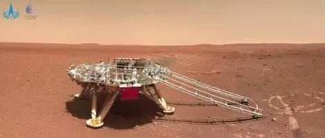 Panorama da área de pouso do rover chinês Zhurong em Marte (CRÉDITO: REUTERS/CNSA)