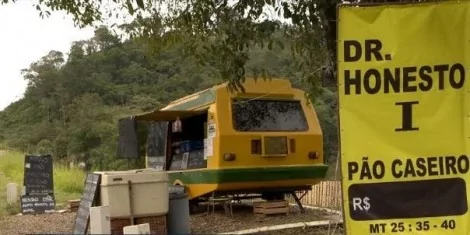 O trailer fica às margens da BR-470, em Rodeio, no Vale do Itajaí (CRÉDITO: NSC TV)