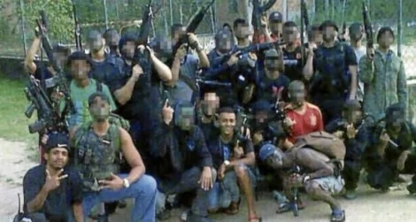 Traficantes, fortemente, armados no Rio (CRÉDITO: REPRODUÇÃO)