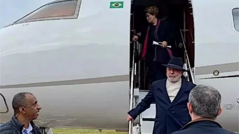 Lula chega de jatinho particular em RS (CRÉDITO: REPRODUÇÃO)