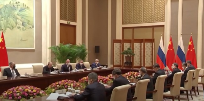 Reunião entre Putin e Xi Jinping (CRÉDITO: REPRODUÇÃO)