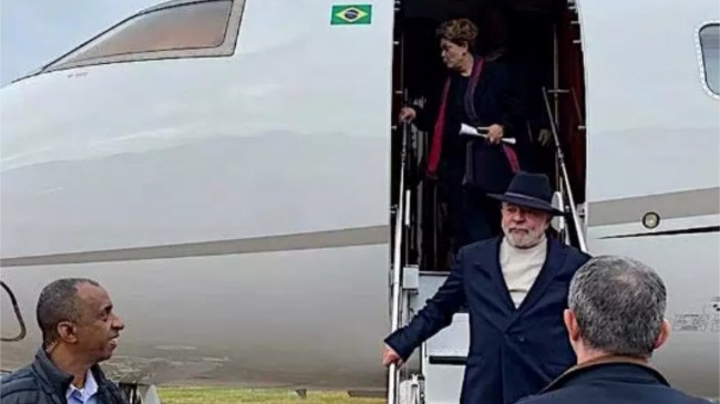 Lula chega de jatinho particular em RS (CRÉDITO: REPRODUÇÃO)
