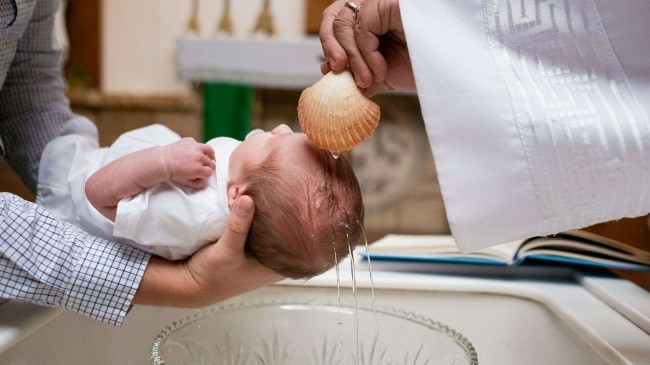 Tendências para batizado em 2024 trazem conforto, elegância e modernidade
