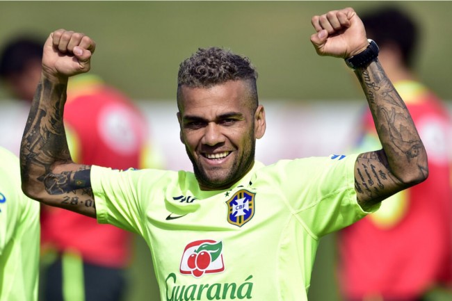 Justiça espanhola absolve Daniel Alves de condenação por agressão sexual