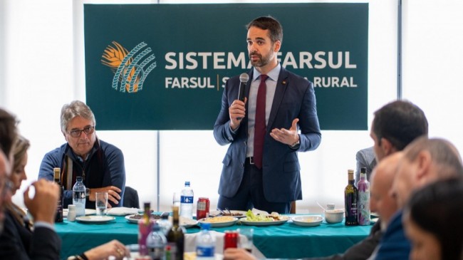 Eduardo Leite alerta para excessos do STF e defende liberdade de expressão de Bolsonaro