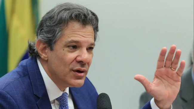 Após tarifaço dos EUA, Tesouro americano pede nova reunião com governo brasileiro