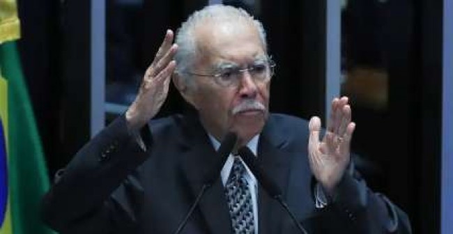 Aos 96 anos, ex-presidente José Sarney é internado