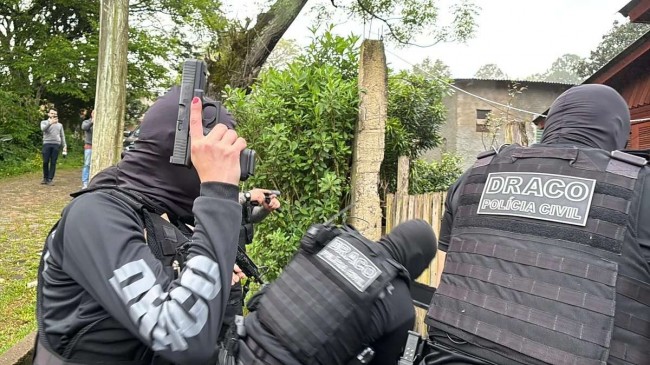 Polícia do RS mira grupo suspeito de comandar o tráfico de dentro de presídios