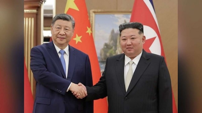Kim Jong-un cruza nova ponte e visita a China um dia após pedir 'revolução militar'